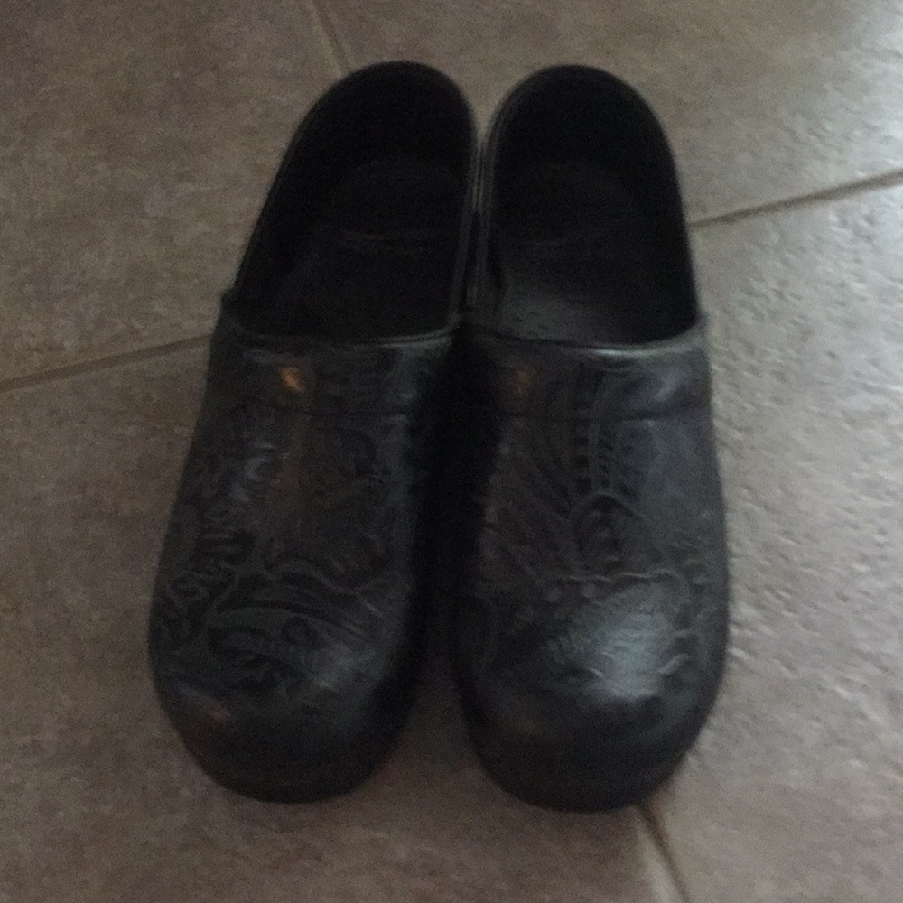 Shoes - Picture 1 of 5
